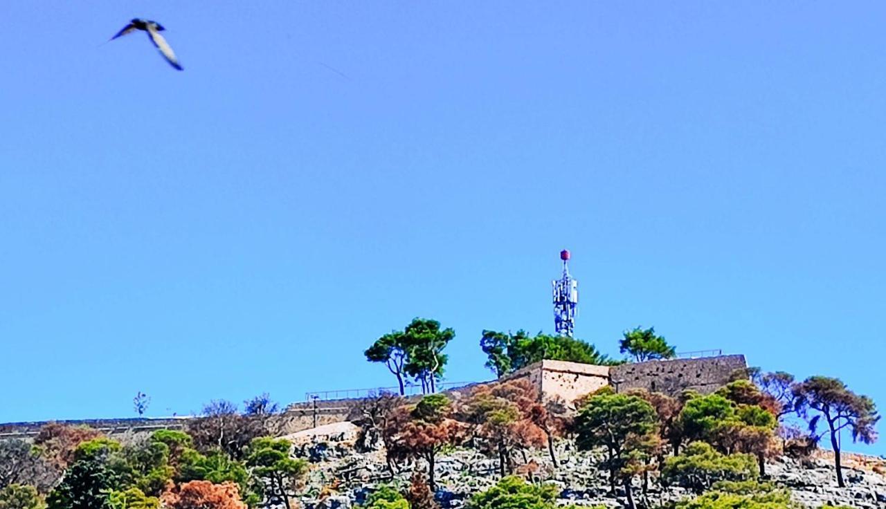 Falcons Nest Sibenik Luaran gambar